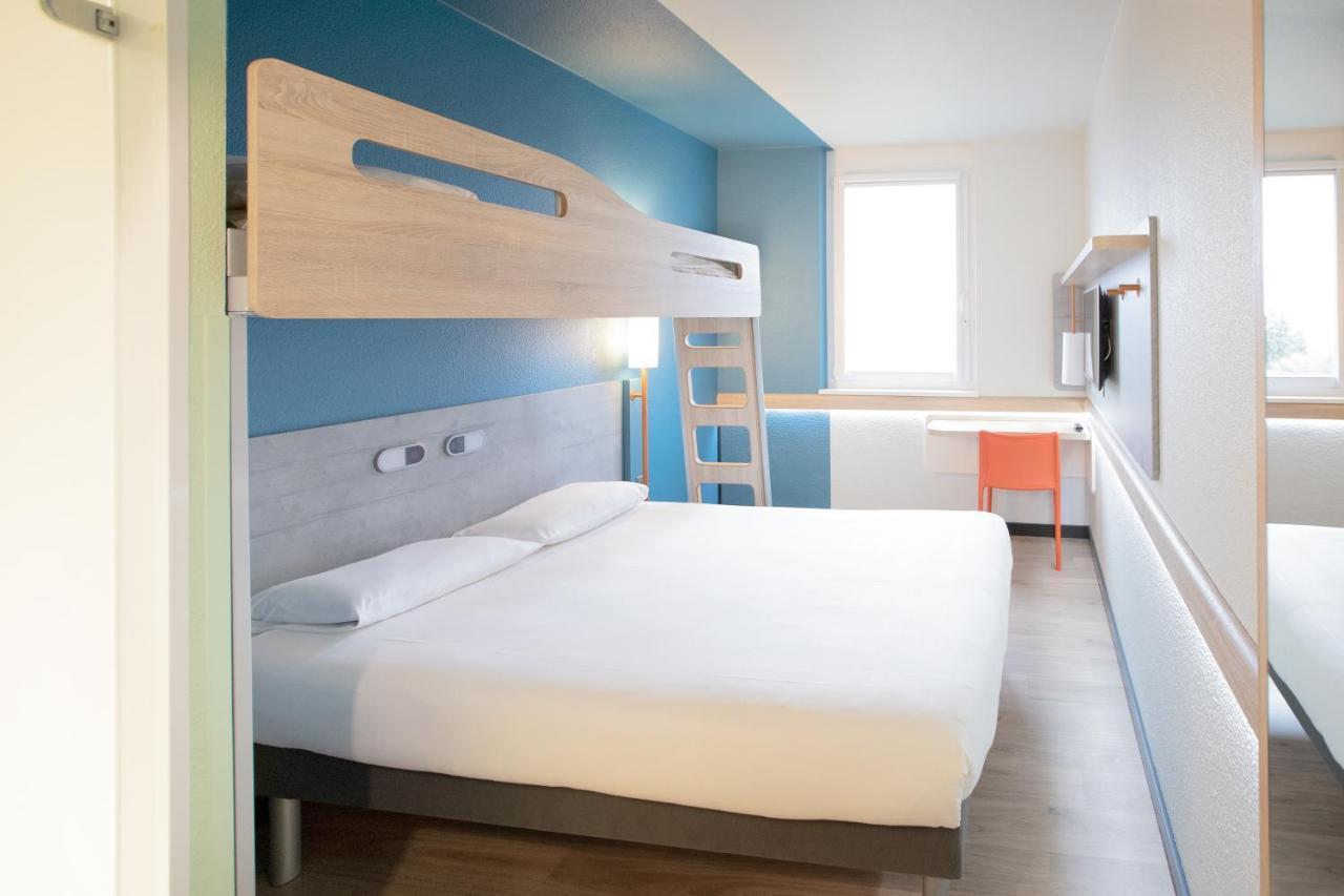 Triple Room a Double Bed a Bunk Bed